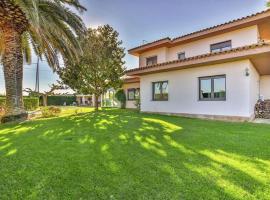 Magnolia Mas Palol, casa con piscina y barbacoa a 5min de la playa，位于Viladamat的酒店