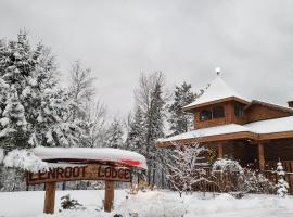 Lenroot Lodge，位于Seeley的酒店