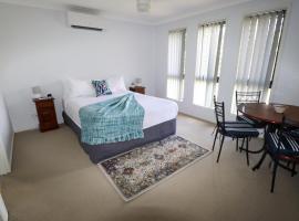 BLK Stays Guest House Deluxe Units Morayfield，位于Morayfield的酒店