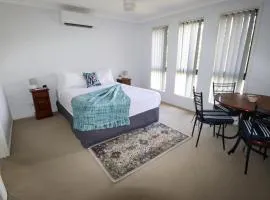 BLK Stays Guest House Deluxe Units Morayfield