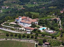 Castello degli Angeli，位于Carobbio degli Angeli的酒店