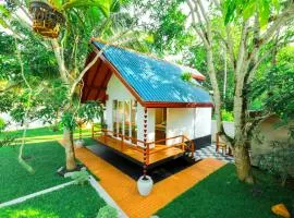 Kurumba Luxury Cabin