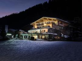 Hotel Garni Pinzgau, Bernd Hüttl，位于纽科琴格罗斯夫的酒店