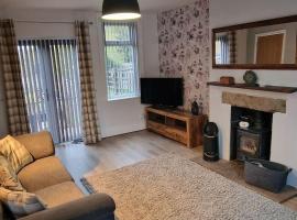 Cosy, spacious and comfortable family home.，位于Kirkburton的度假屋