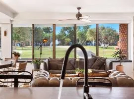 Byron Pacific Apartments - On Clarkes Beach