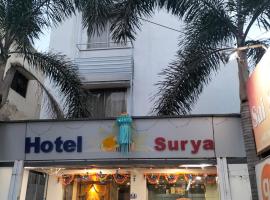 HOTEL SAI SURYA，位于舍地的酒店