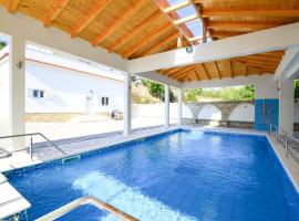 Holiday Home Villa Kursar by Interhome，位于扎顿的酒店