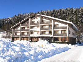 Ski Apartmán Sajmon so saunou，位于马科夫的酒店