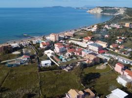 Maro Apartments Arillas Corfu，位于阿里拉斯的酒店