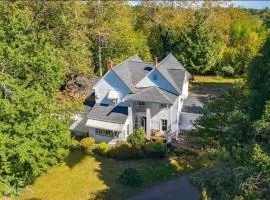 Fully Restored Country Manor