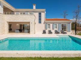 Villa Harmony by ILC (Istria Luxury Collection)，位于布罗托尼贾的别墅