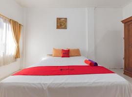 RedDoorz near Samarinda Square，位于沙马林达的度假短租房