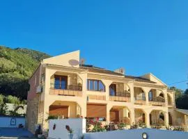 Loukia's Studios and Apartments