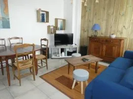 Appartement T3 en centre-ville avec terrasse et parking privé à Royan - FR-1-71-90