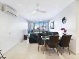 ZEN CENTRAL Ambient 3BR Apt in the Heart of Darwin