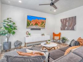 Southern Retreat, Priv Patio with Hot Tub, Zions.，位于华盛顿的酒店