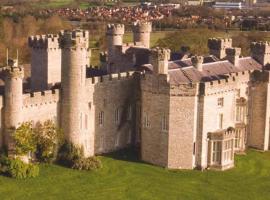 Bodelwyddan Castle，位于Bodelwyddan的酒店