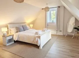 Seaside Cottage, 8min walk to beach. Dog friendly.