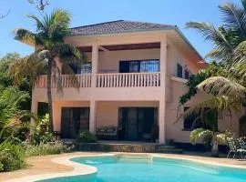 Tradewinds Lodge