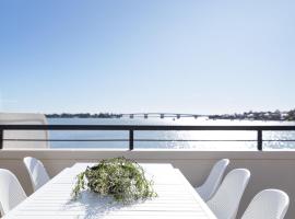 Panoramic Water View Apartment，位于Sylvania科莫码头附近的酒店