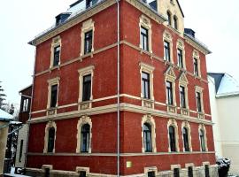 Alpine Getaway with Fireplace，位于Falkenstein的酒店