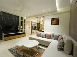 Woodlands Apartment- Fully furnished Luxury Apt