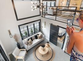 Brooklyn Bay Lofts - Modern Chic Rentals with Rooftop Terrace，位于布鲁克林的酒店