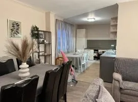 Schöne Wohnung mit dem Garten