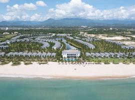 Meliá Vinpearl Cam Ranh Beach Resort，位于金兰的度假村