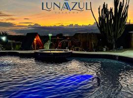 Hotel Luna Azul Tatacoa，位于比利亚维哈的带按摩浴缸的酒店