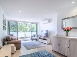 Envy 11 Luxe 1BR Apt Braddon WiFi Netflix Wine Secure Parking Canberra