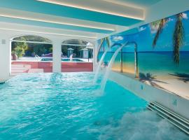 Vip's Motel Luxury Accommodation & Spa，位于纳托的酒店