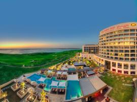 亚斯岛皇冠假日酒店，位于阿布扎比的高尔夫酒店