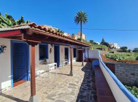 Casa Marcos in La Gomera with relaxing terrace，位于阿古洛的度假屋