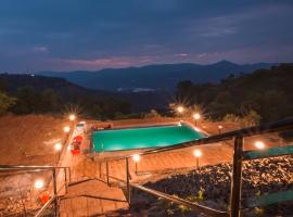 Lifeline Villas - Backwater view Breeze Valley View Villa with Infinity Pool And Dam View，位于马哈巴莱斯赫瓦尔的酒店