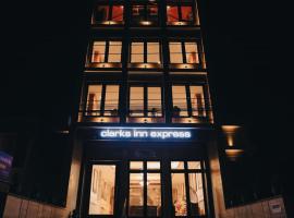Clarks Inn Express, Dehradun，位于德拉敦的酒店