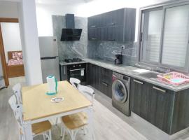 Résidence Inès Djerba Appartement de Luxe，位于乌姆苏克灯塔附近的酒店