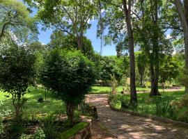 Pousada e Camping Lumiar，位于伦索伊斯的酒店