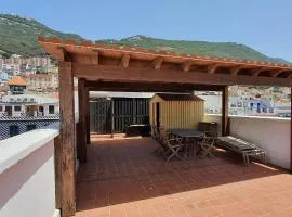 Gibraltar Town Centre Flat with Roof Terrace