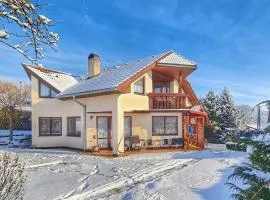 Clara Valis - Village House