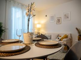 Maison Blanche: appartamento elegante con parcheggio privato，位于曼托瓦曼托瓦火车站附近的酒店