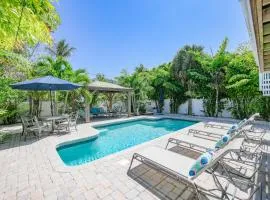 Decked Out - Stunning Home Huge Sunny Resort Style Heated Pool Walk to Pine Ave Beach