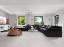 "Uralla" Lovely house with pool，位于巴瑟斯特的酒店