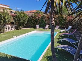 Magnifique villa avec piscine en bord de Mer，位于卢恰纳的酒店