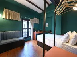 Dream Chaser Boutique Capsule Hotel