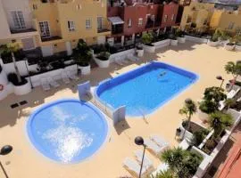 Townhouse with AC in Callao Salvaje CS148