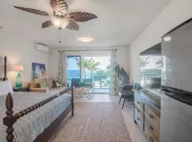 Maho Beach House - Spacious 2 Bedroom - Ocean View