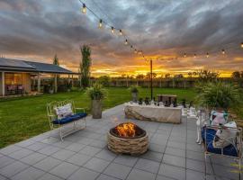 'Vineyard Cottage' A Golden Escape among the Vines