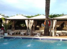 Apartment - 1 Bedroom with Pool and WiFi - 07817，位于Cala Llenya的酒店