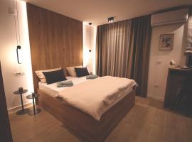 TOP Room，位于沙巴茨的带停车场的酒店